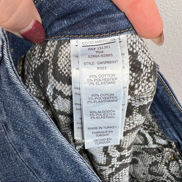 Good American Good Waist Distressed Crop - 12/31 - Picture 8 of 11